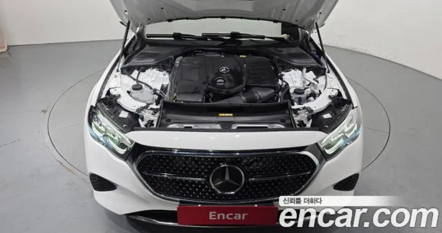 Mercedes-Benz E-Class 