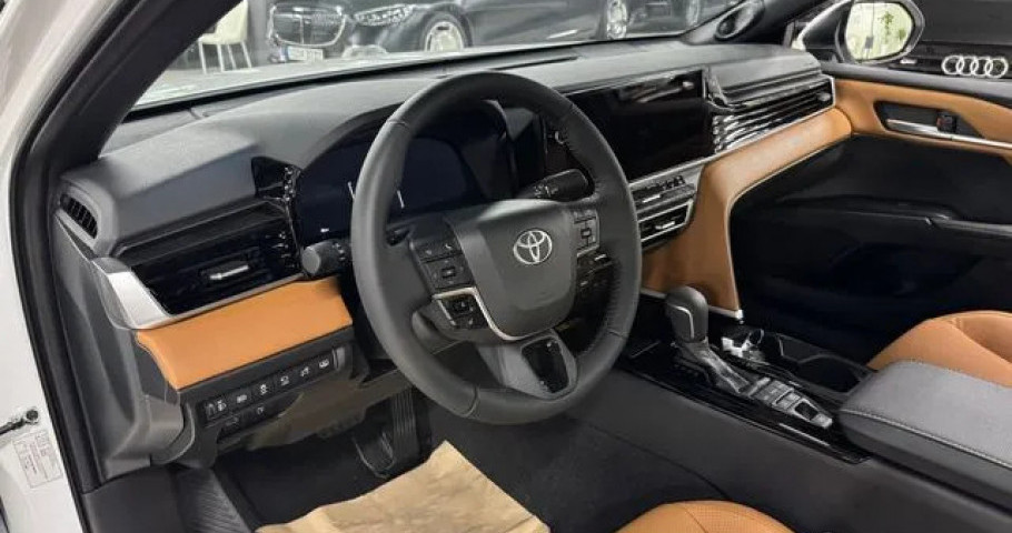 Toyota Camry 