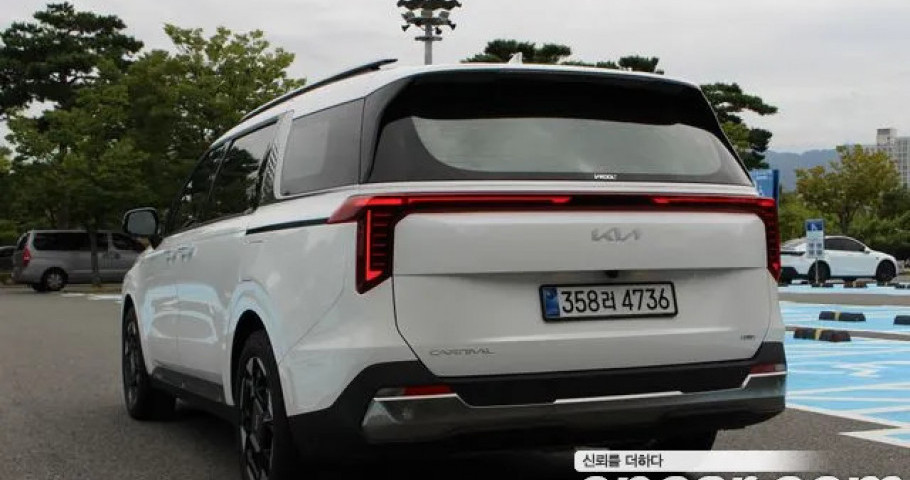 Kia Carnival 