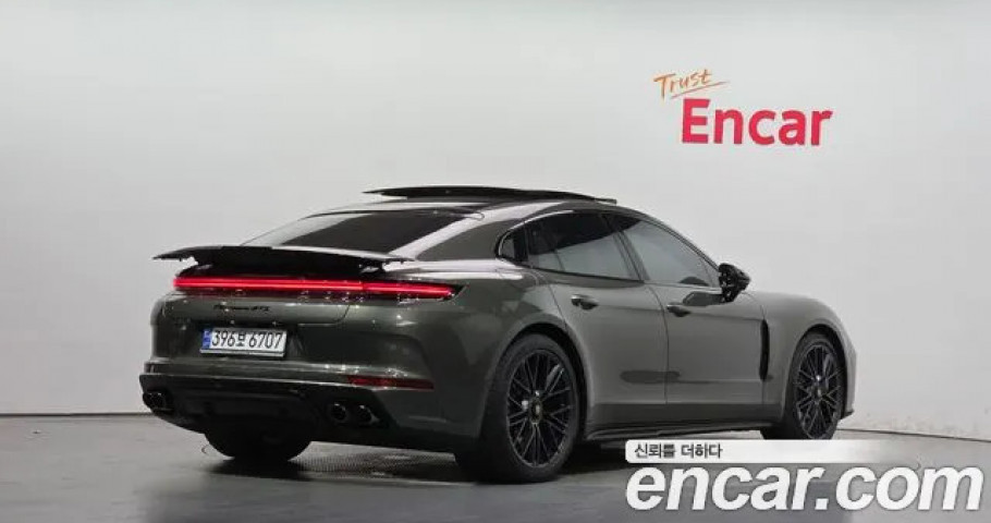 Porsche Panamera 