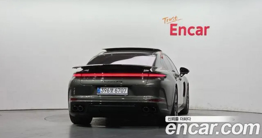 Porsche Panamera 