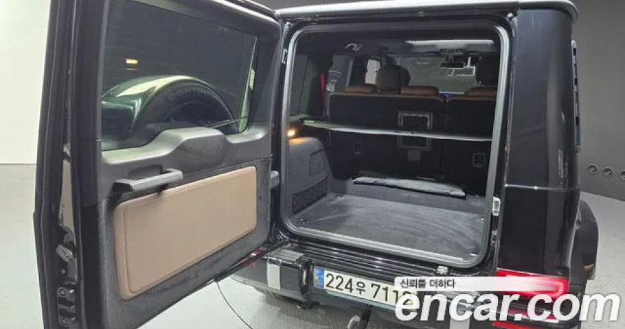 Mercedes-Benz G-Class 