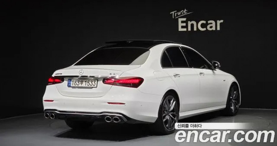 Mercedes-Benz E-Class 