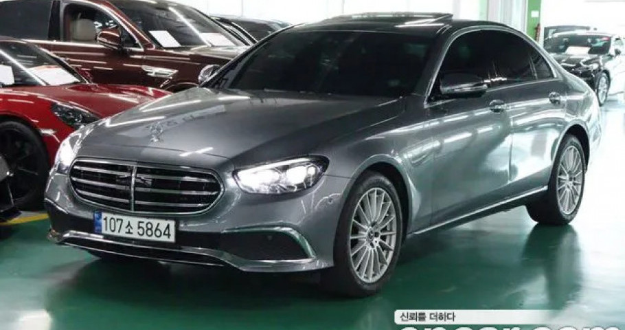 Mercedes-Benz E-Class 