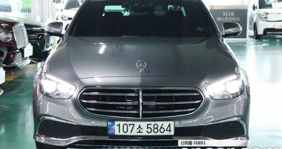Mercedes-Benz E-Class 