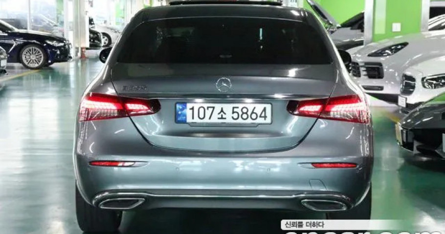 Mercedes-Benz E-Class 