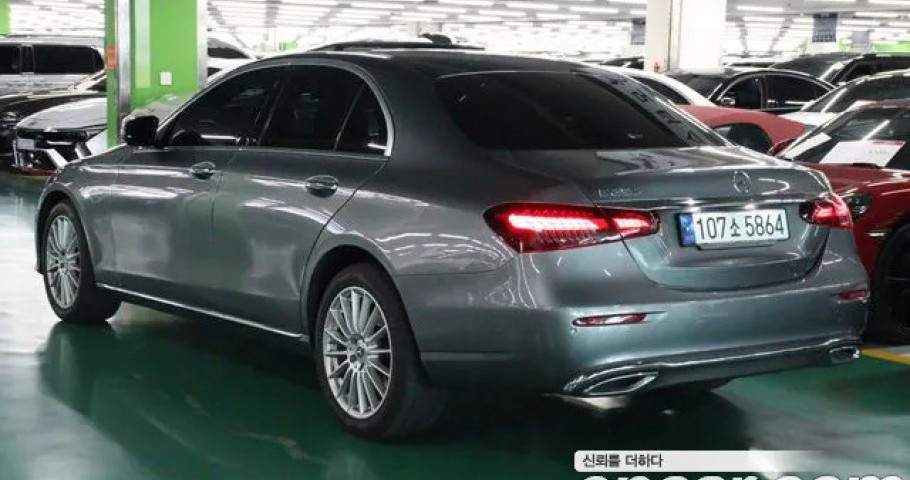 Mercedes-Benz E-Class 