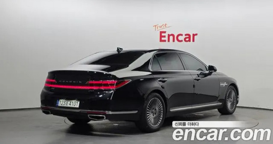Genesis G90 