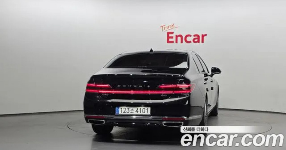 Genesis G90 