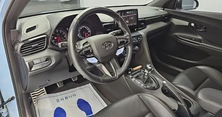 Hyundai Veloster 