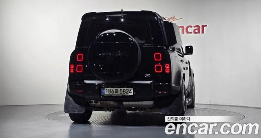 Land Rover Defender 