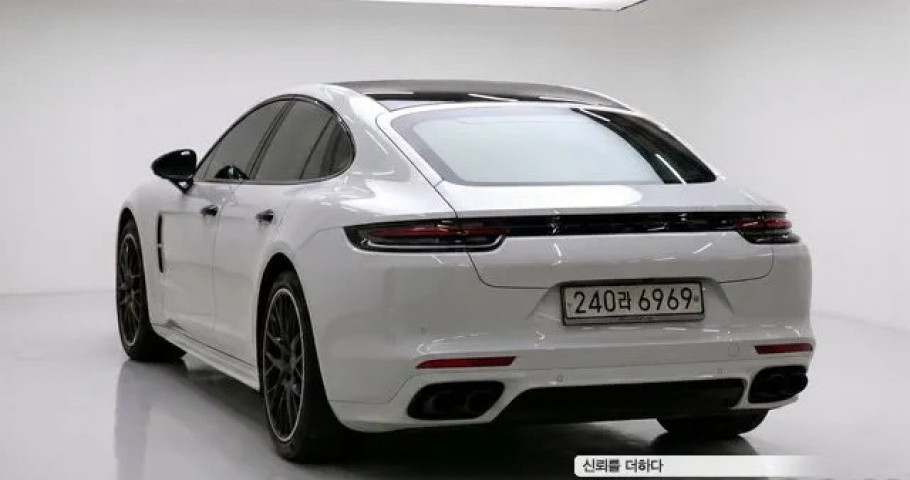 Porsche Panamera 