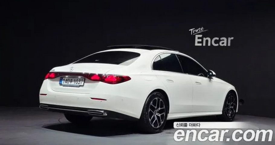 Mercedes-Benz E-Class 