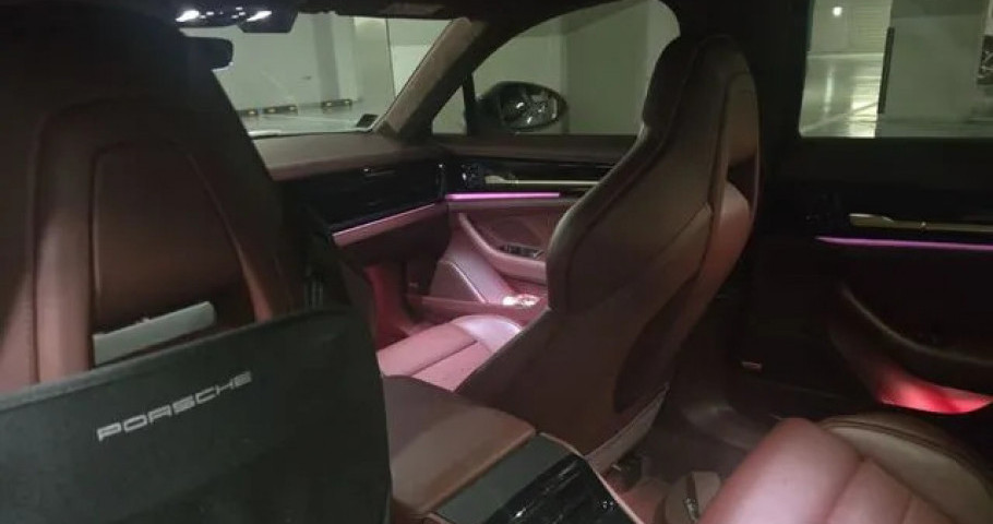 Porsche Panamera 