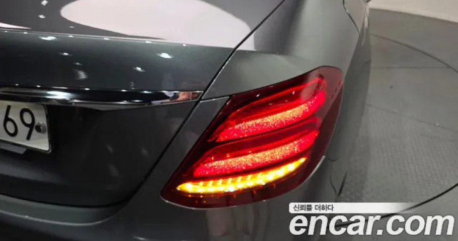 Mercedes-Benz E-Class 