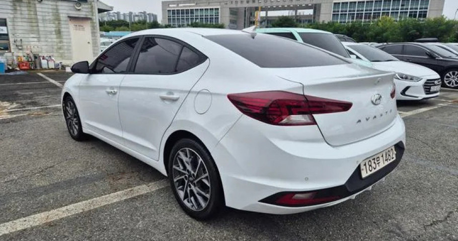 Hyundai Avante (Elantra) 