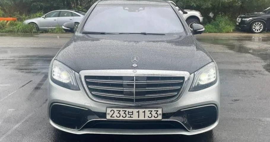 Mercedes-Benz S-Class 
