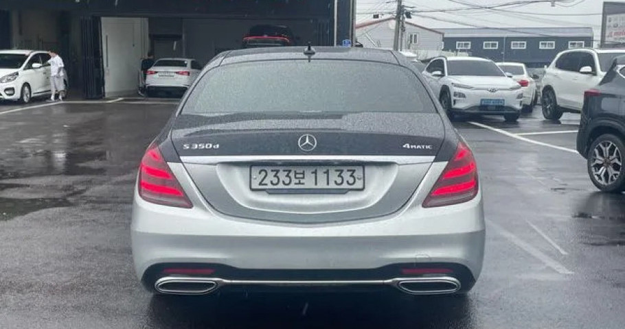Mercedes-Benz S-Class 