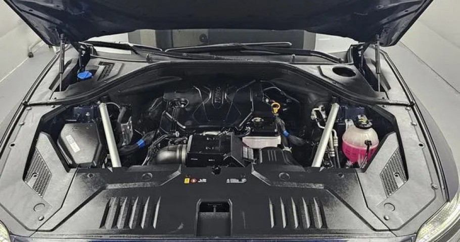 Genesis Gv70 