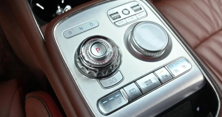 Genesis G90 