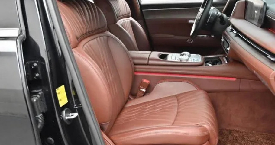 Genesis G90 