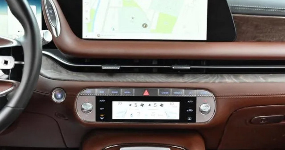 Genesis G90 