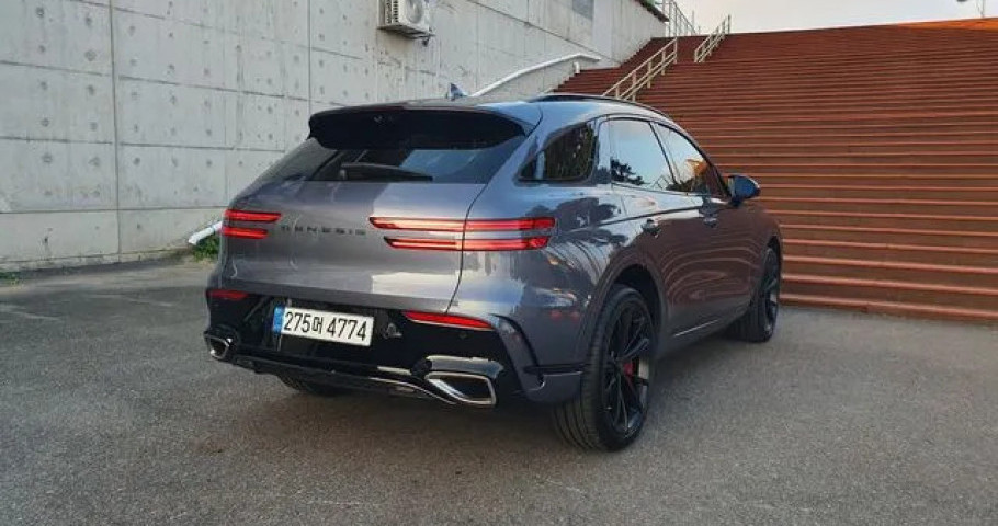 Genesis Gv70 