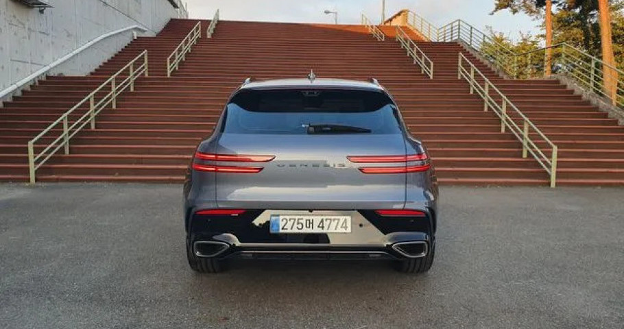 Genesis Gv70 