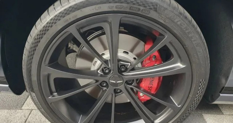 Genesis Gv70 