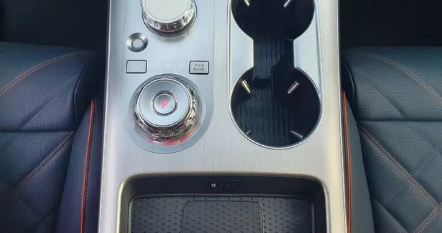 Genesis Gv70 
