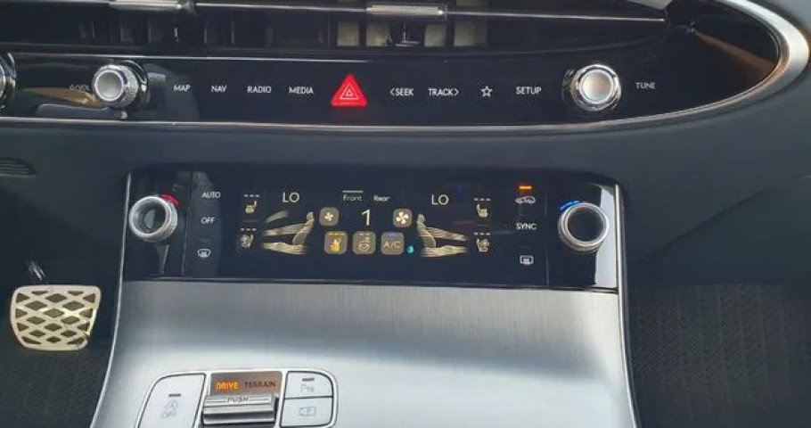 Genesis Gv70 