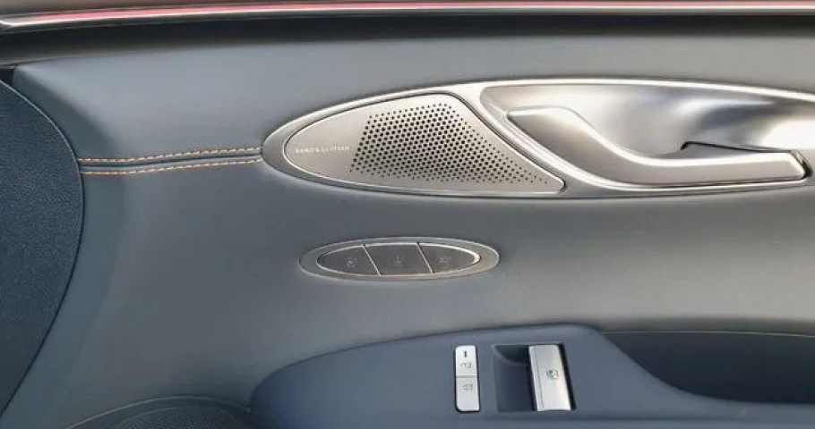 Genesis Gv70 