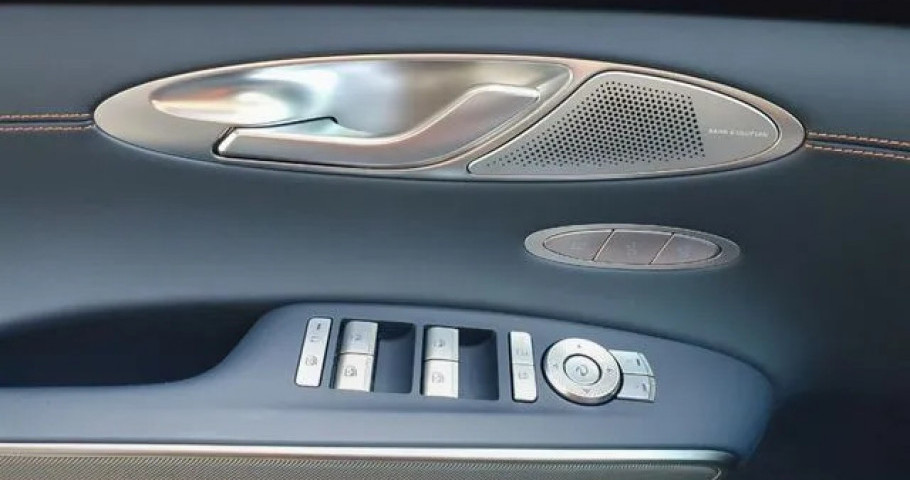 Genesis Gv70 