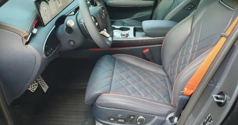Genesis Gv70 