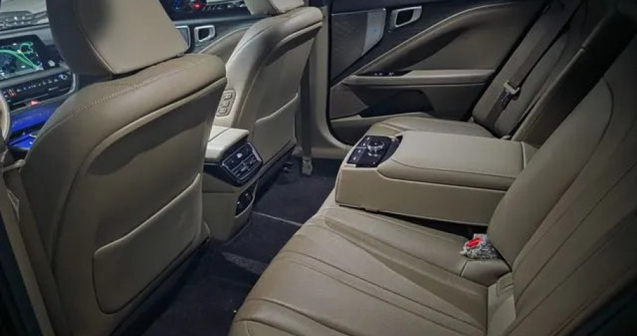 Kia K8 