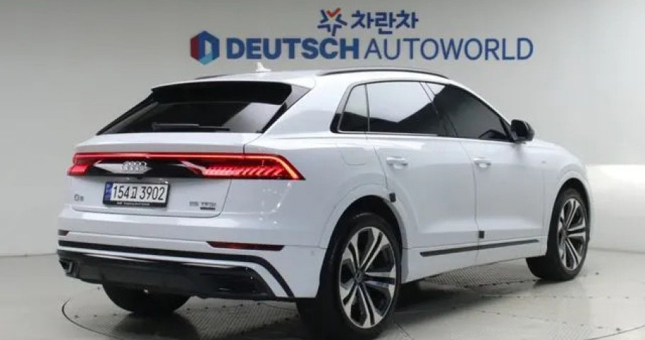 Audi Q8 