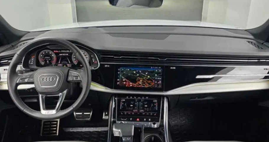 Audi Q8 