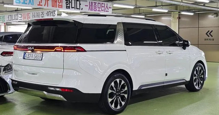 Kia Carnival 