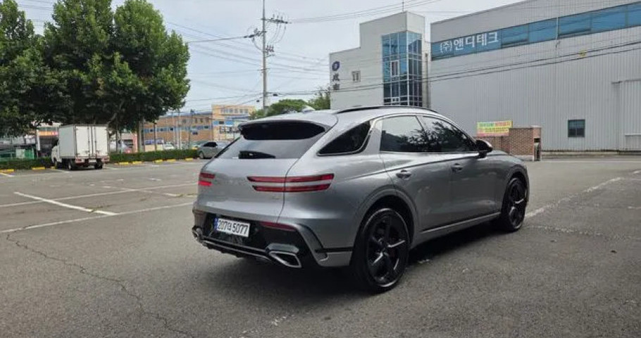 Genesis Gv70 