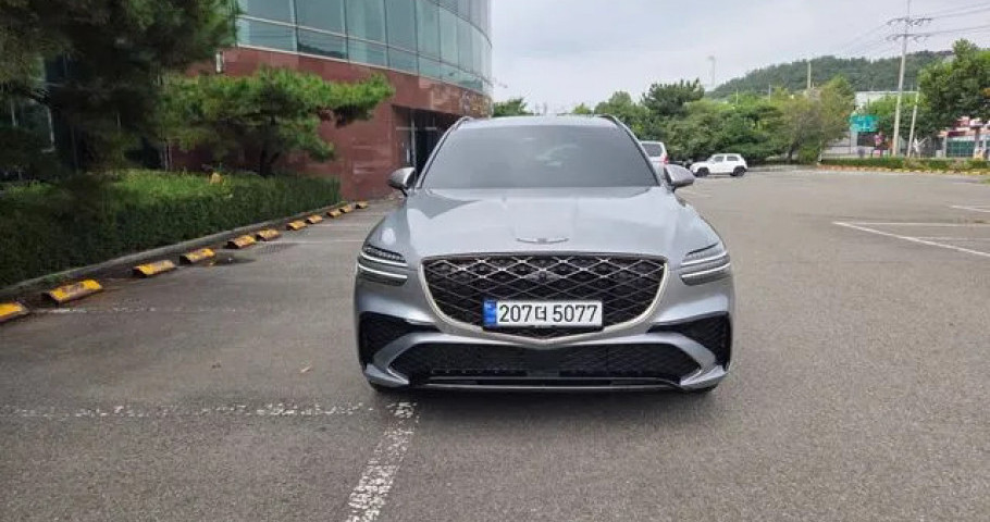 Genesis Gv70 