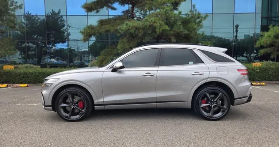 Genesis Gv70 
