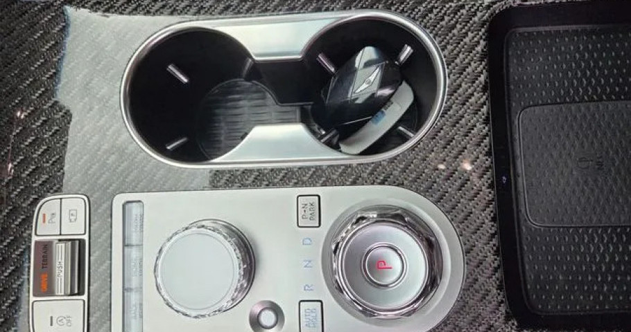 Genesis Gv70 