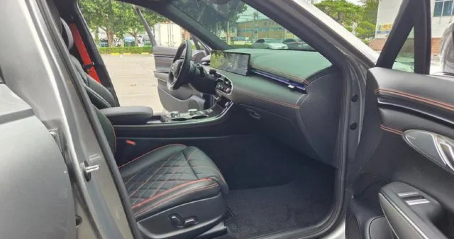 Genesis Gv70 