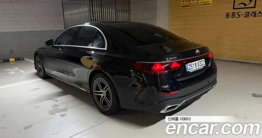 Mercedes-Benz E-Class 