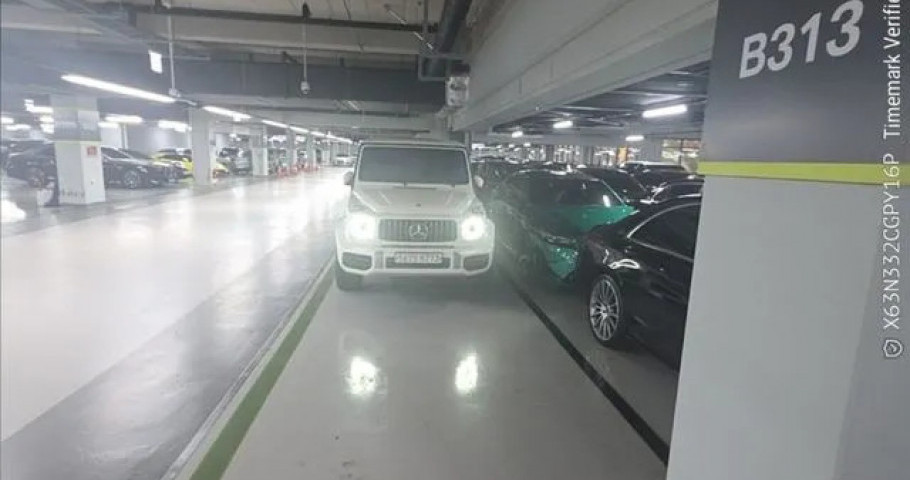 Mercedes-Benz G-Class 