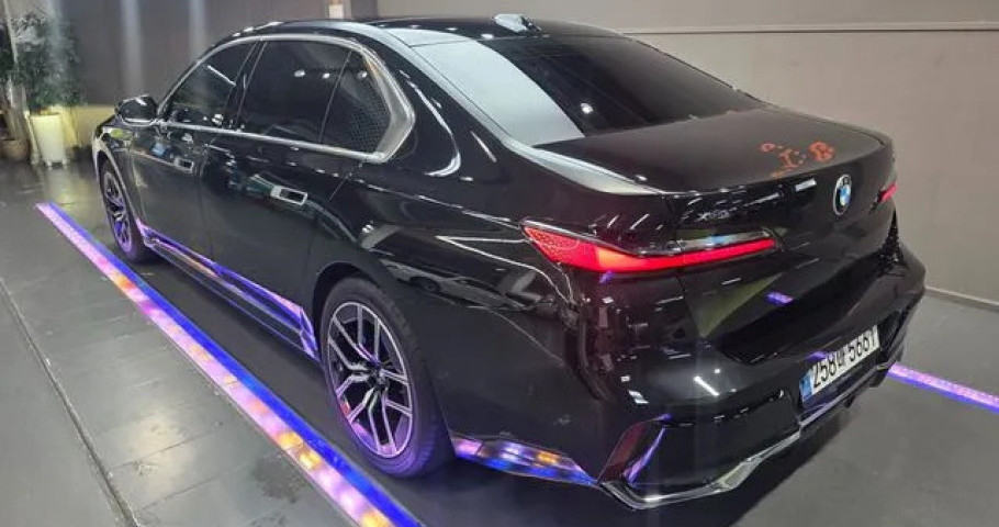 Bmw 7-Series 
