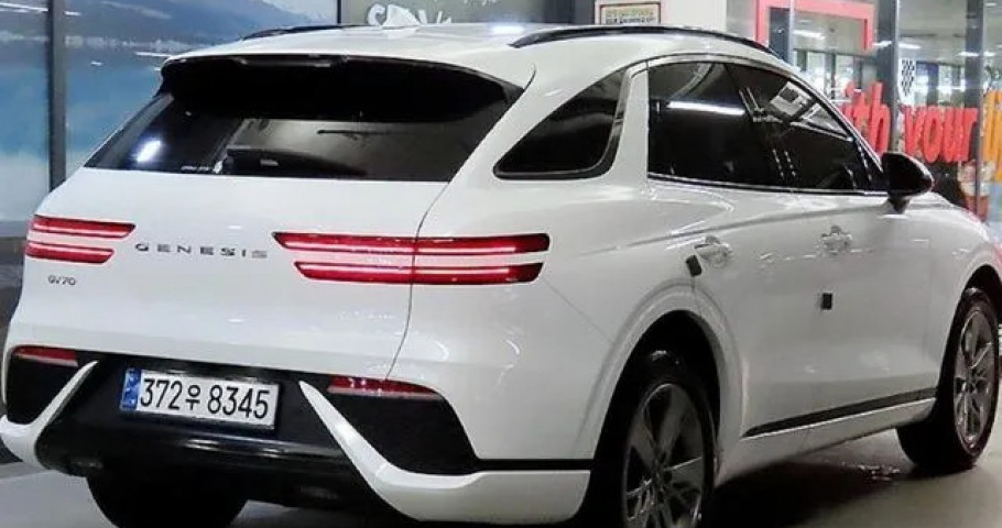 Genesis Gv70 
