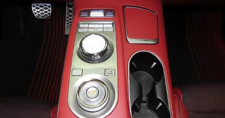 Genesis Gv70 