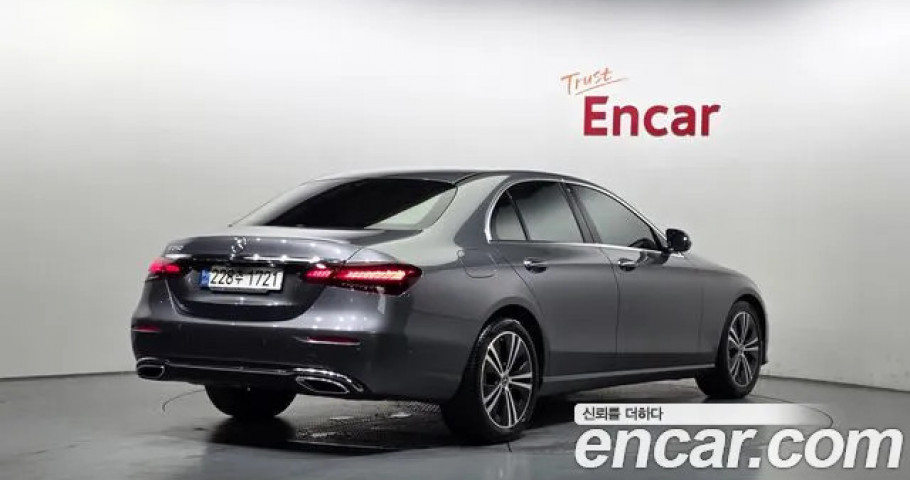 Mercedes-Benz E-Class 