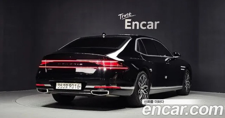 Genesis G90 